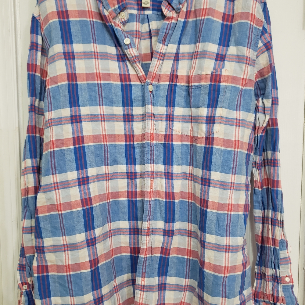 American Eagle Outfitters Red and Blue Plaid Shirt